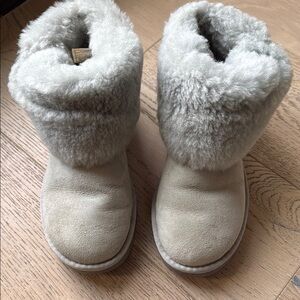 Women's Cozy Shearling Boots
